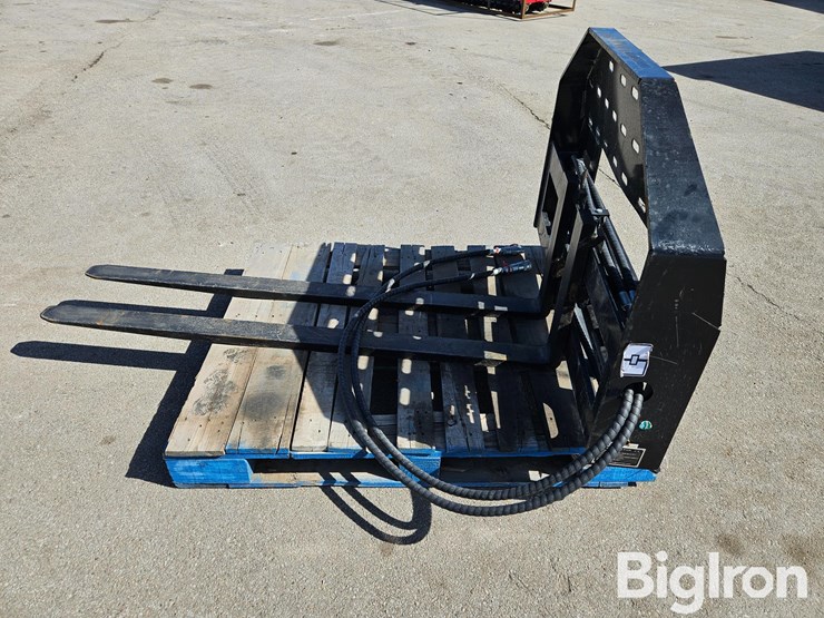 2025-massey-ferguson-730-image-8