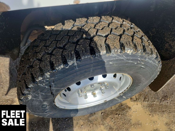 2015-chevrolet-silverado-3500hd-image-13