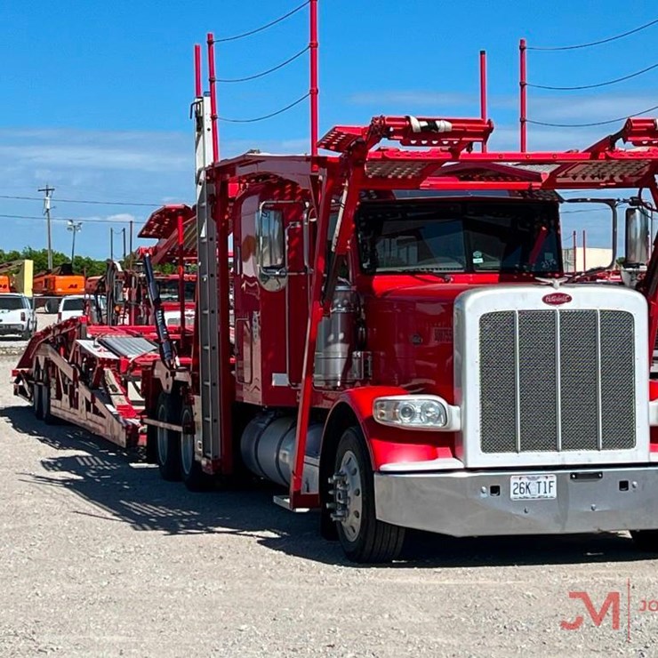 2015 PETERBILT 389