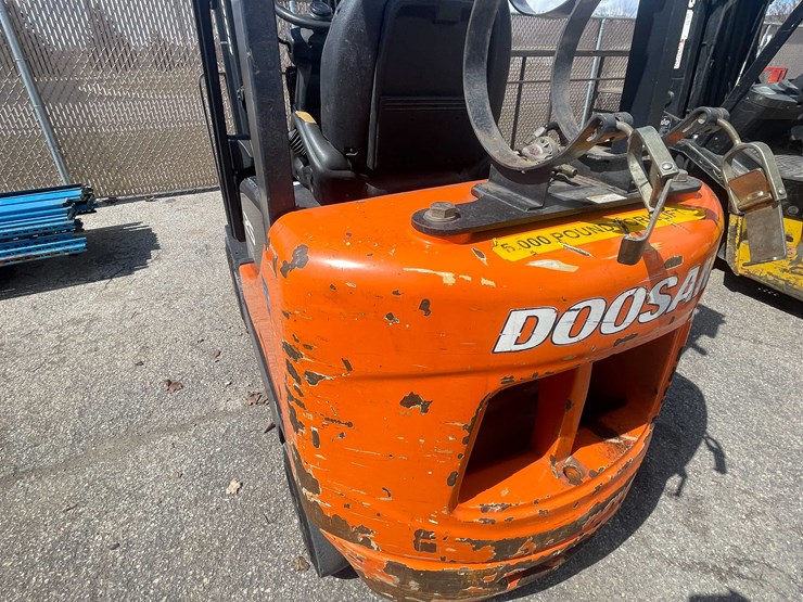 #354-•-doosan-forklift-(neenah,-wi)-image-24