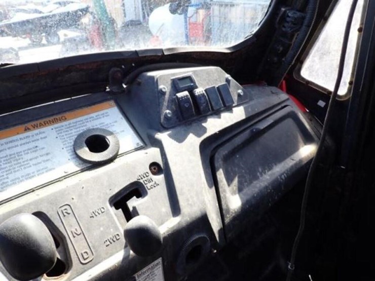 2015-honda-pioneer-700-image-15