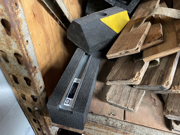 #2585-•-roofing-blocks-and-corner-blocks-(columbia-heights,-mn)-image-4