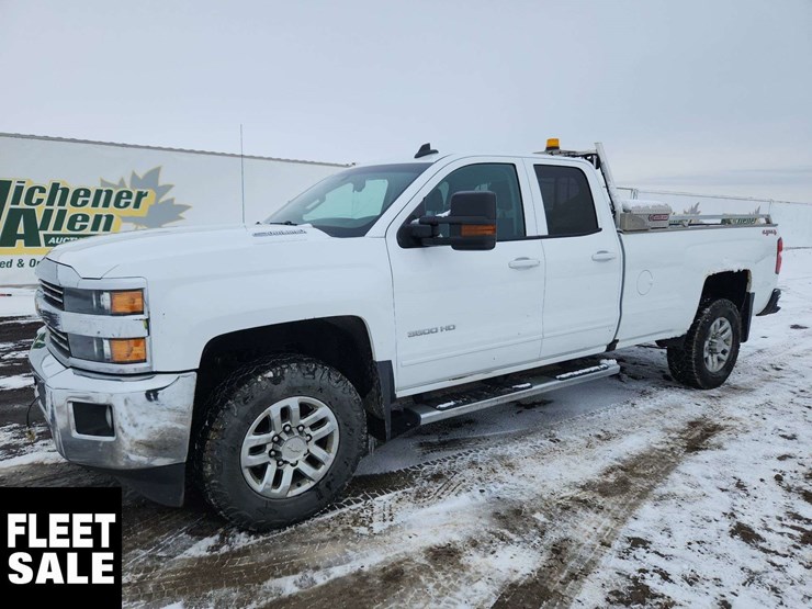 2016-chevrolet-silverado-3500hd-image-1