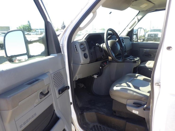 2009-ford-econoline-350-image-6