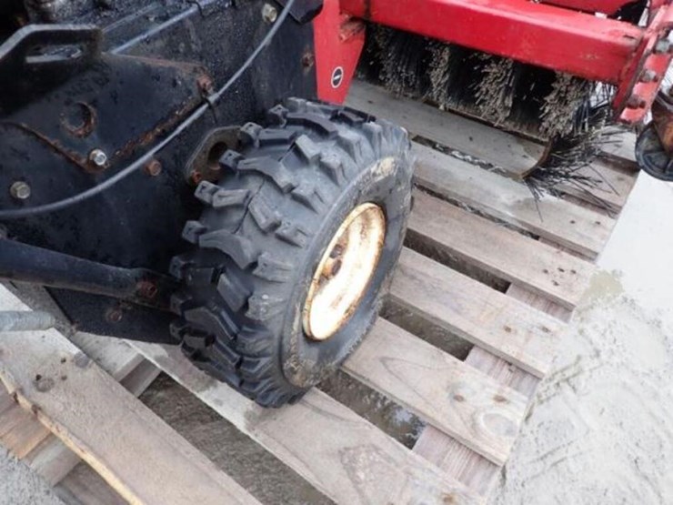 toro-power-broom-36-in.-walk-behind-rotary-broom-3-image-14