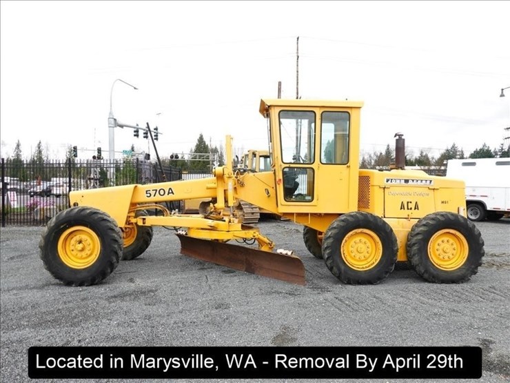 1975-deere-570a-image-4