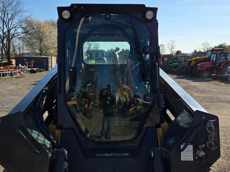 2023-deere-331g-image-40