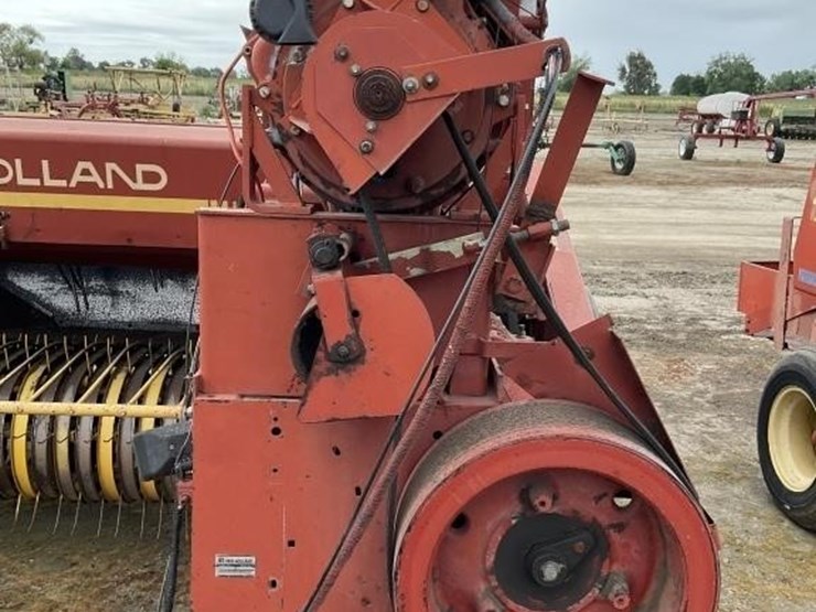 new-holland-515-image-12