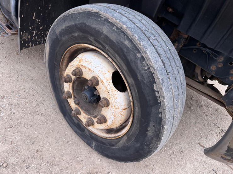 2003-international-durastar-4300-image-7