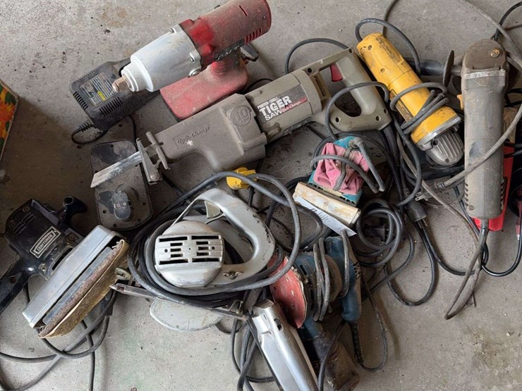 assorted-power-tools-including-sanders,-grinders,-and-reciprocating-saw-image-4