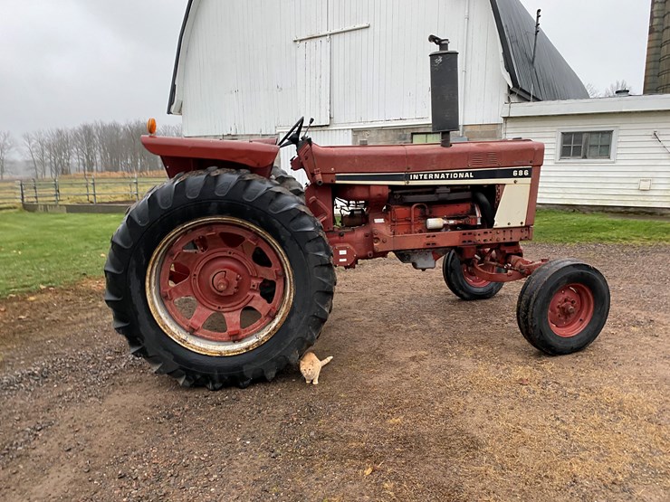 1976-international-686-image-5