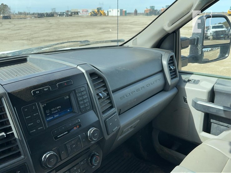 2017-ford-f350-xl-image-11