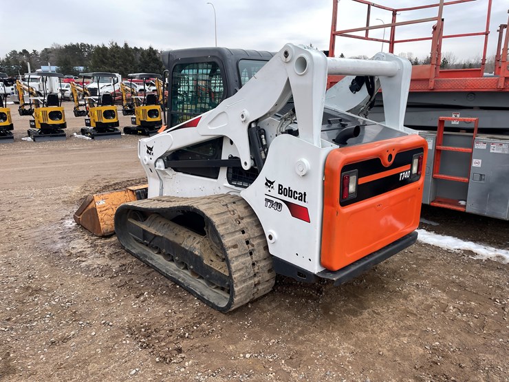 2018-bobcat-t740-image-2