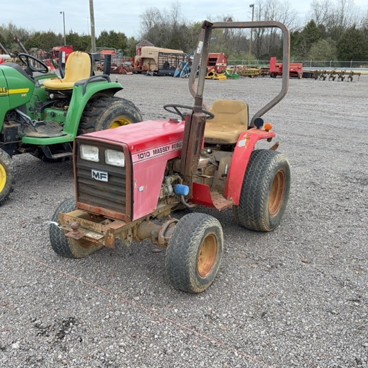MASSEY-FERGUSON 1010