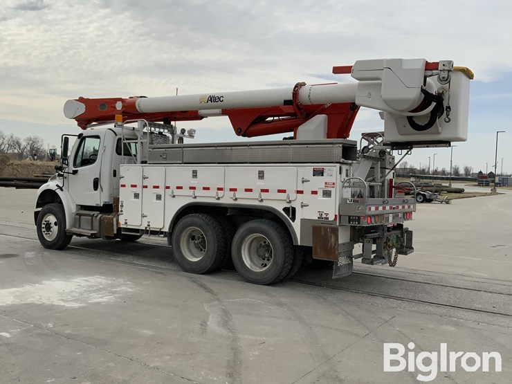 2014-freightliner-m2-106-image-15