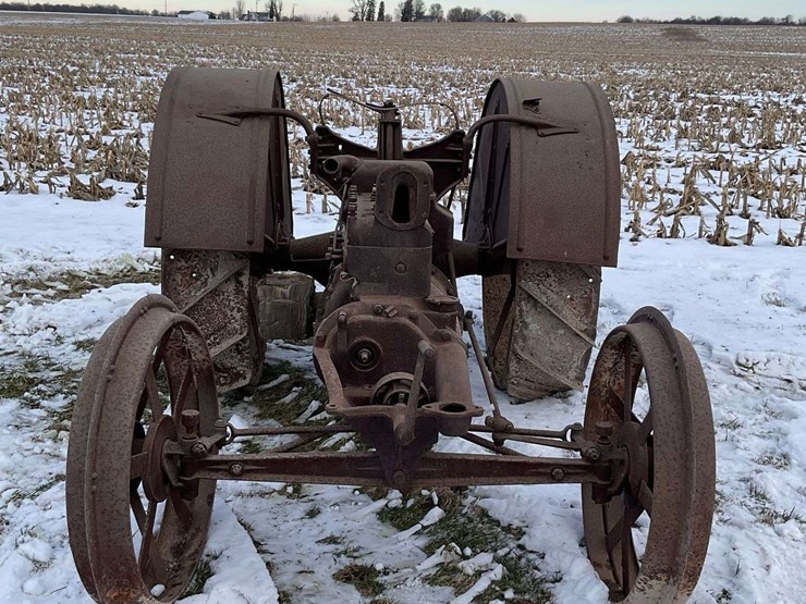fordson-(usa)-parts-tractor-image-8