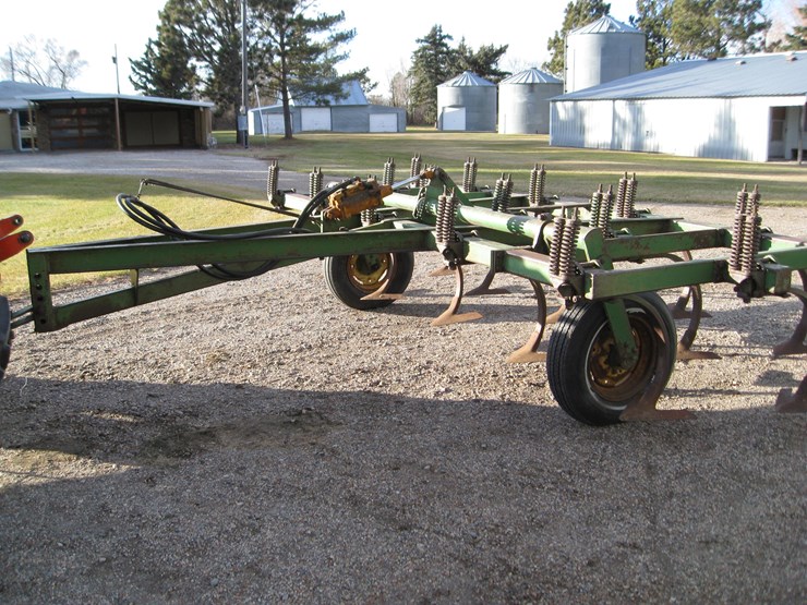 john-deere-16-image-2