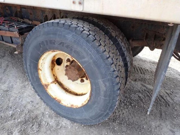 2012-ford-f750-xlt-image-42