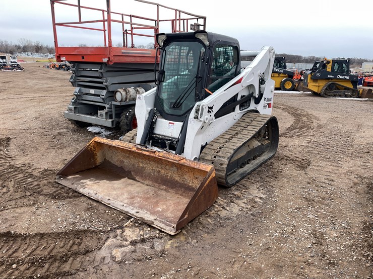 2018-bobcat-t740-image-1