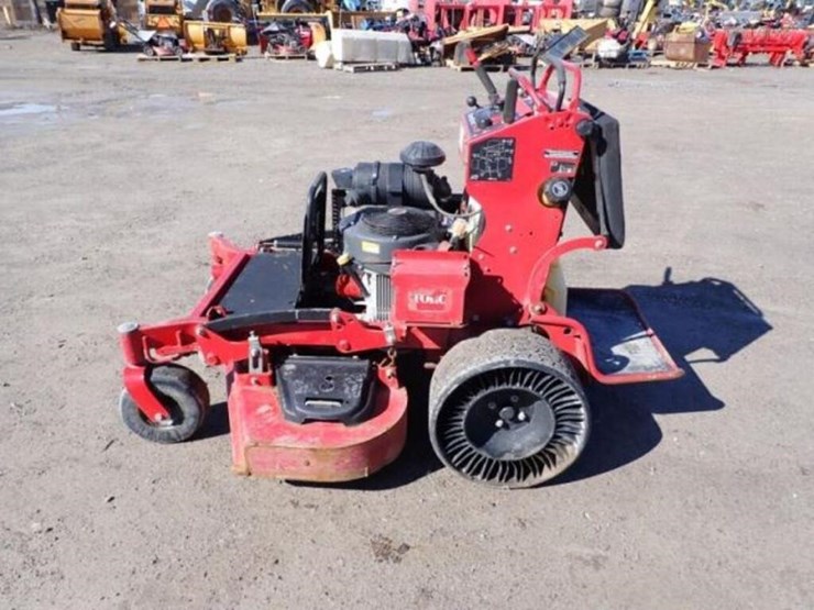 2021-toro-grand-stand-72505-stand-on-409347491-image-8