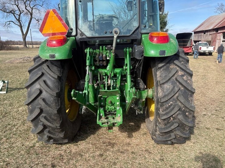 2022-john-deere-5100m-image-6