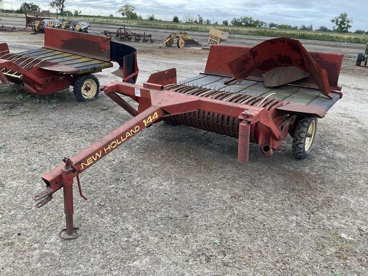 new-holand-144-pull-hay-turner-image-3