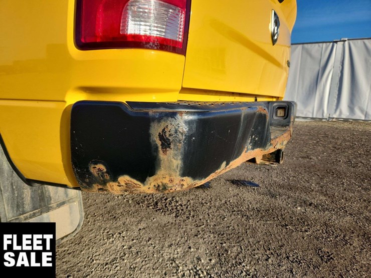 2019-ram-1500-classic-image-38