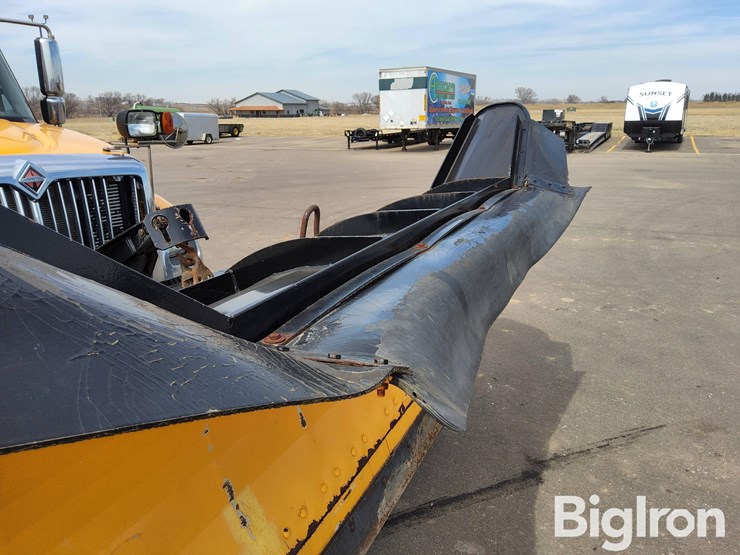 2006-international-7400-image-15