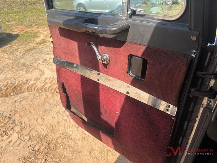 1987-peterbilt-377-image-18