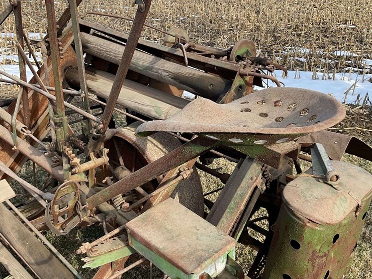 john-deere-8-image-8