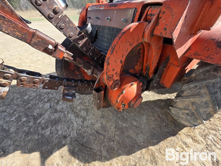 ditch-witch-v30-image-11