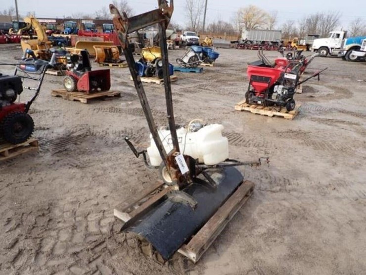 click-n-go-54-in.-snow-plow-image-1