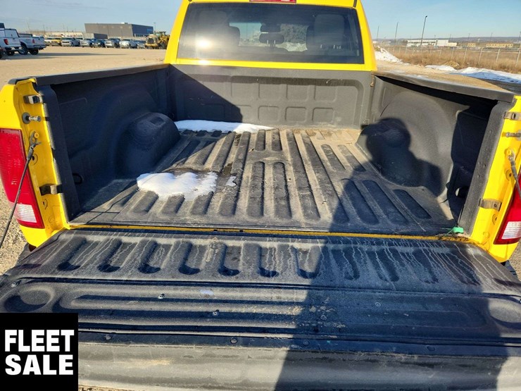 2019-ram-1500-classic-image-16