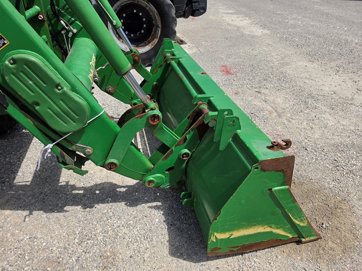 2014-john-deere-7210r-image-6