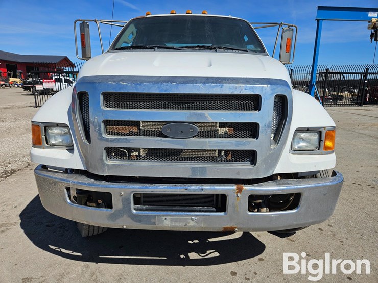 2013-ford-f750-xlt-image-2