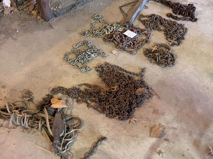 assorted-metal-chains-and-metal-bar-image-1