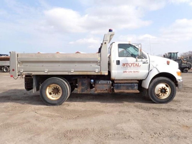 2012-ford-f750-xlt-image-4