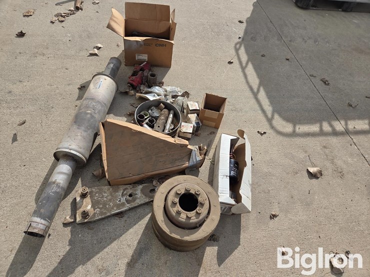 case-ih-antique-tractor-parts-image-5