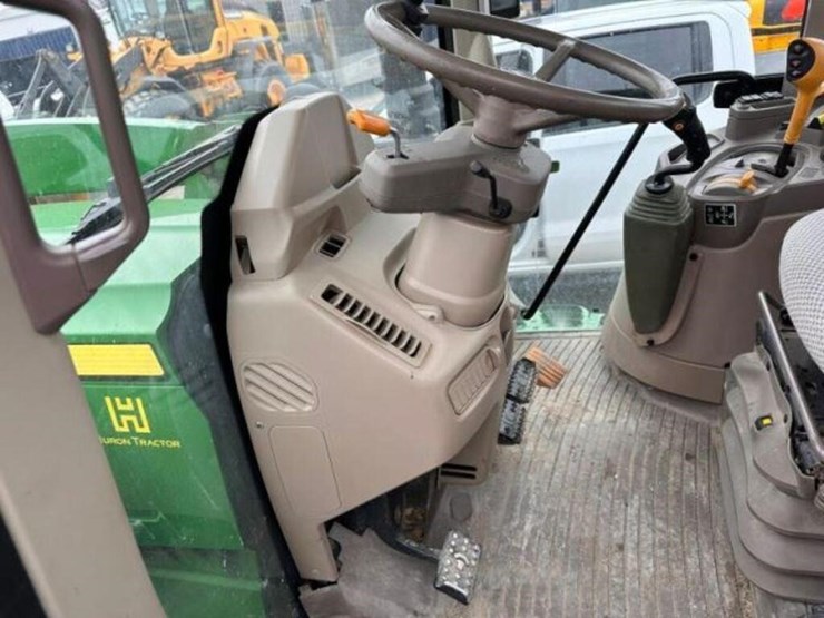 2020-john-deere-6130m-image-31
