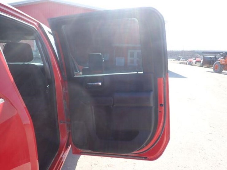 2022-chevrolet-2500hd-image-54