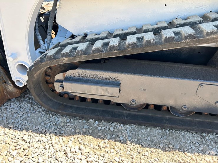 2016-bobcat-t450-image-18