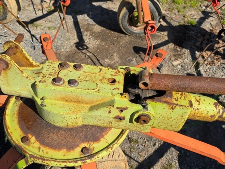 claas-volto-740-image-7