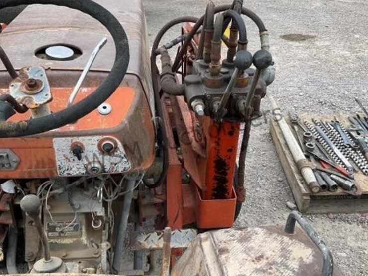 massey-ferguson-205-4-image-13