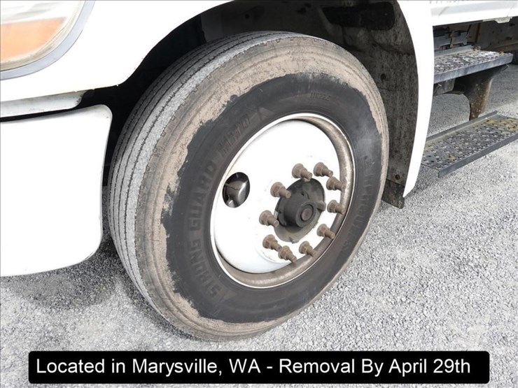 2009-hino-268-image-19