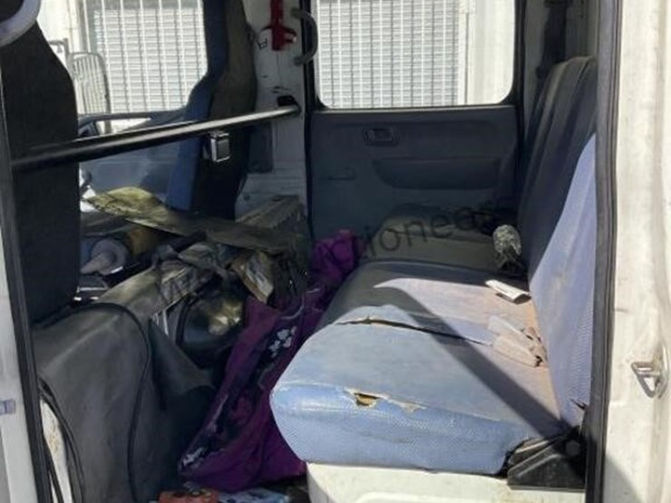 2007-mitsubishi-fuso-fe-image-21