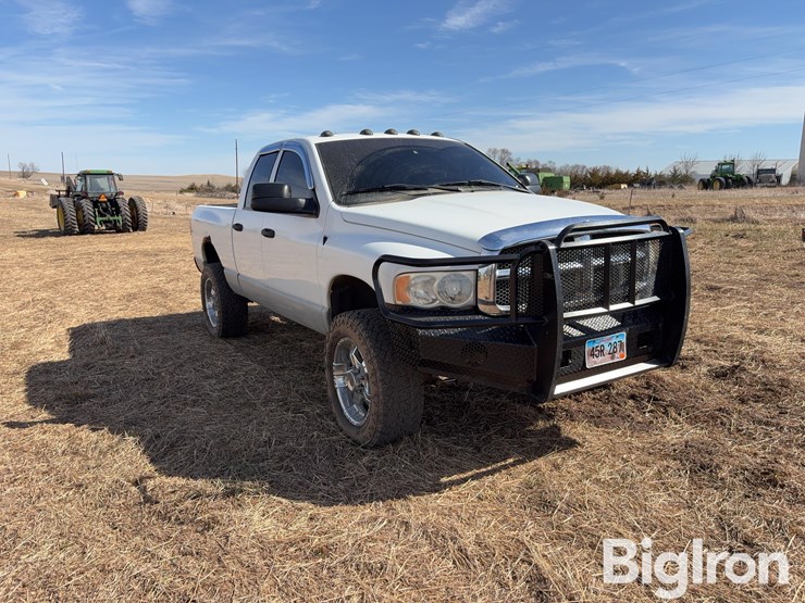 2004-dodge-ram-3500-image-3