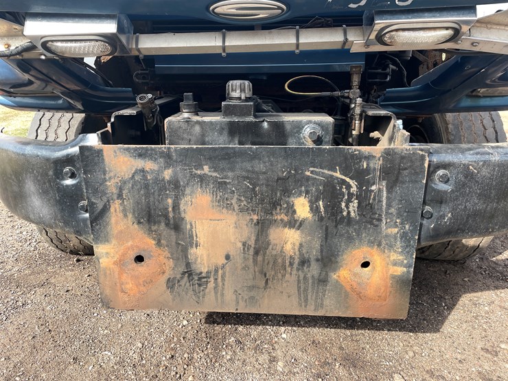 #242-•-2000-sterling-truck-tractor-(has-mn-title)-(mora,-mn)-image-19