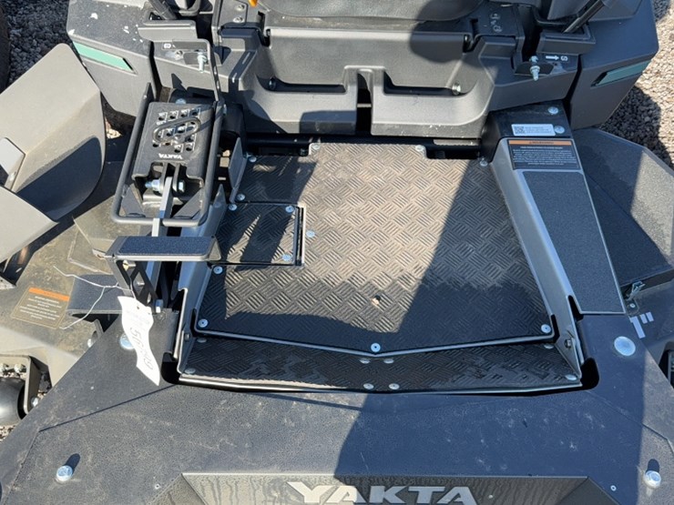 #4051-•-yakta-yxr-710-zero-turn-mower-image-5