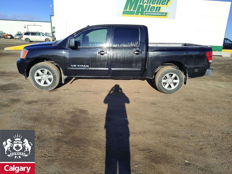 2015-nissan-titan-image-2