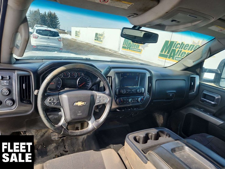 2015-chevrolet-silverado-3500hd-image-22